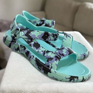 Ocean + Coast Minty Aqua Tie Dye comfort Sport Water Sandals Size 10